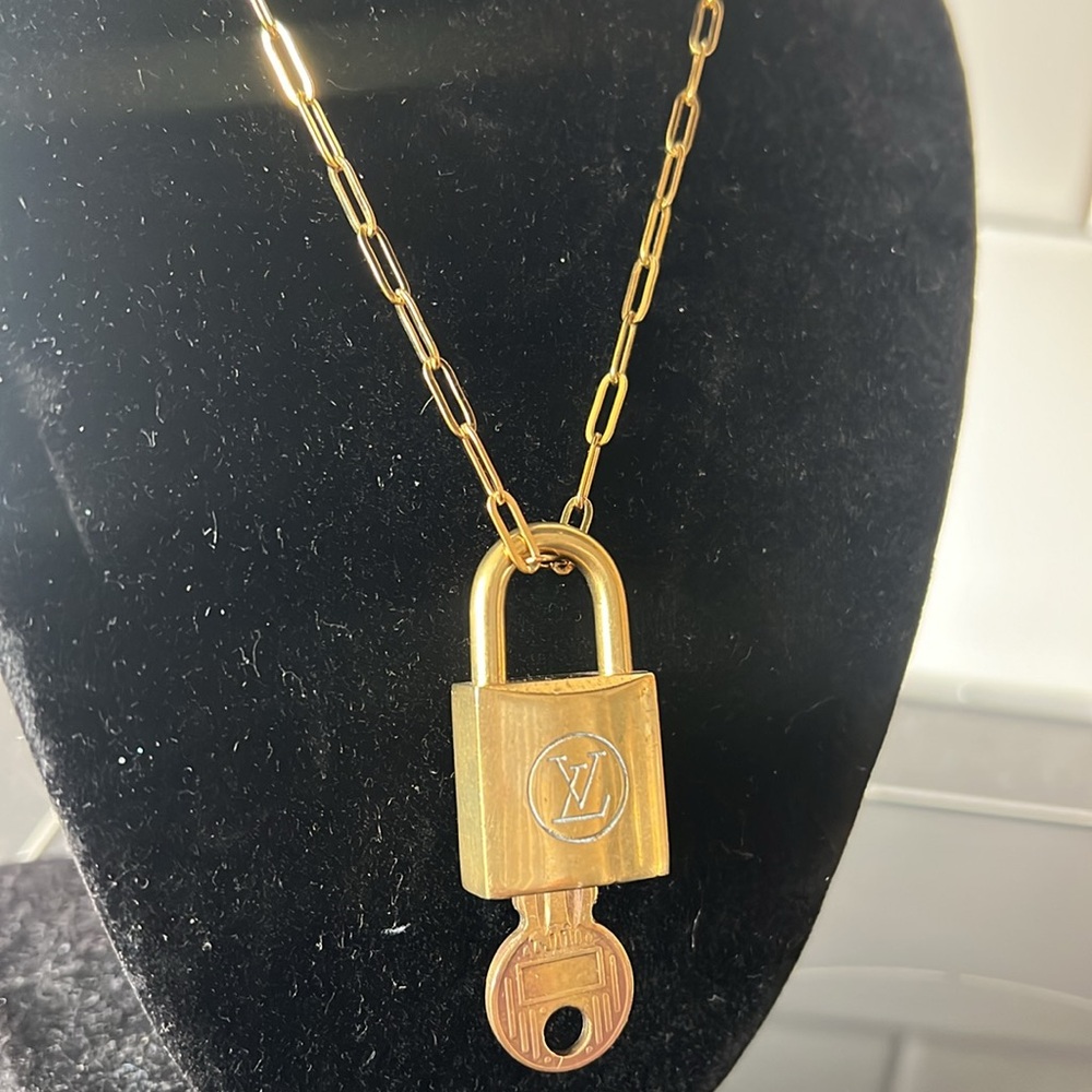 Vintage Louis Vuitton 🔐225 - Picture 2 of 13